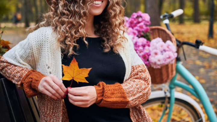 Jak dbać o włosy jesienią